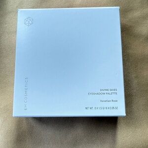 EM Cosmetics Divine Skies Eyeshadow Palette in Venetian Rose